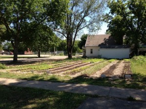 285642_399495033422781_1019577824_n