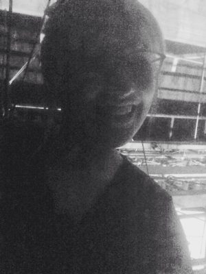 Dim light grid selfie at DRS